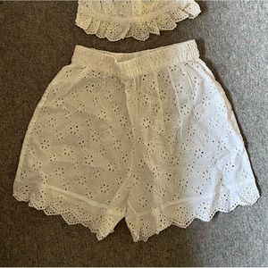 eyelet beach short in white